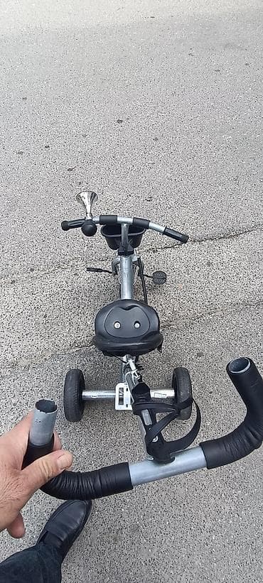 Uşaqlar üçün üçtəkərli velosiped - Rəng: qara/gümüş - Metal