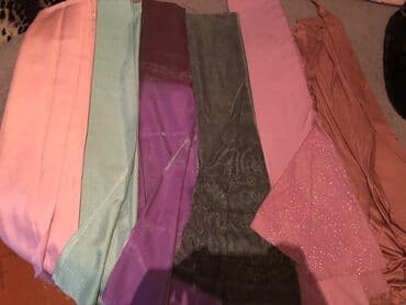 qadınlar üçün yun snudlar: Şərflər və şallar dəsti - Müxtəlif rəng və fakturalarda qadın — 1