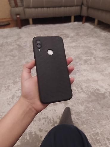 64 yadaşSmartfon - Ekran: tam ekran ön panel, üst hissədə ön kamera