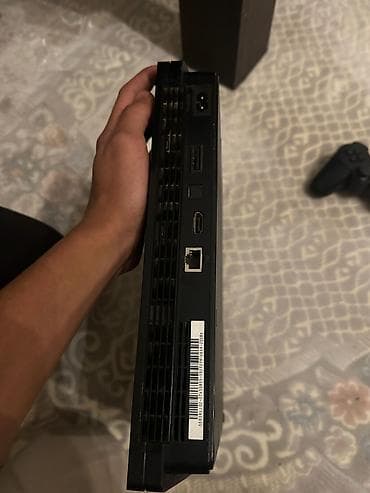ipad 3: Sony PlayStation 3 (PS3) Slim oyun konsolu dəsti Paketə daxildir: - — 3