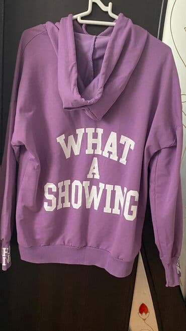 papaqlı tolstovkalar: Çəhrayi ve mavi don 5azn Bənövşəyi don 15azn Mavi sviter və bənövşəyi — 2