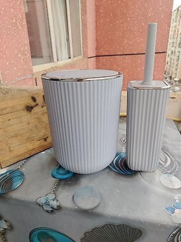 qelem seti: Hamam üçün aksesuar dəsti - 2 hissə: zibil qabı və tualet fırçası — 1