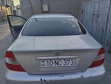 Toyota Camry: 2.4 l | 2004 il Sedan