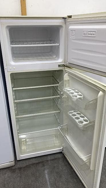 ventilyator satilir: 2 qapılı Hisense Soyuducu Satılır, rəng - Gümüşü — 2