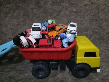 Uşaq oyuncaqları dəsti – iri plastik dump truck və müxtəlif