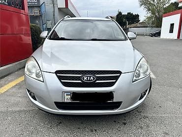 Kia Ceed universal 1.6 turbo dizel. Avtomat sürətlər qutusu. Avtomobil