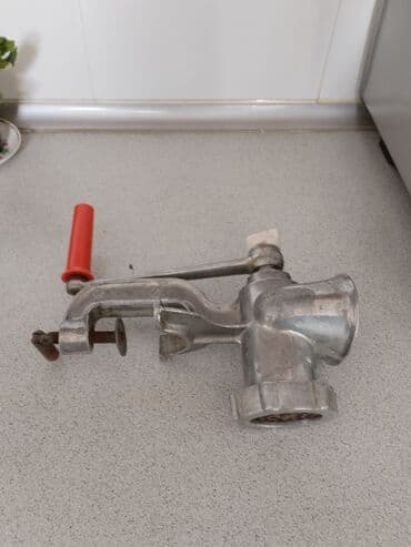 hinduşka əti qiyməti: Əl ilə ət çəkən maşınları satılır. 1 ədədin qiyməti 30 m — 2