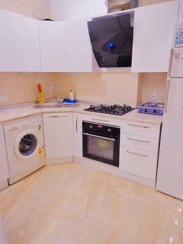 kesle kiraye: Xətai metrosuna yaxin 16 mertebeli binanın 13-cu mərtəbəsində — 14