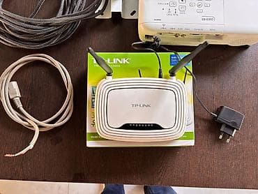 Epson EB-E350 proyektor + montaj üçün asqı qolu + TP-Link ikiantennalı
