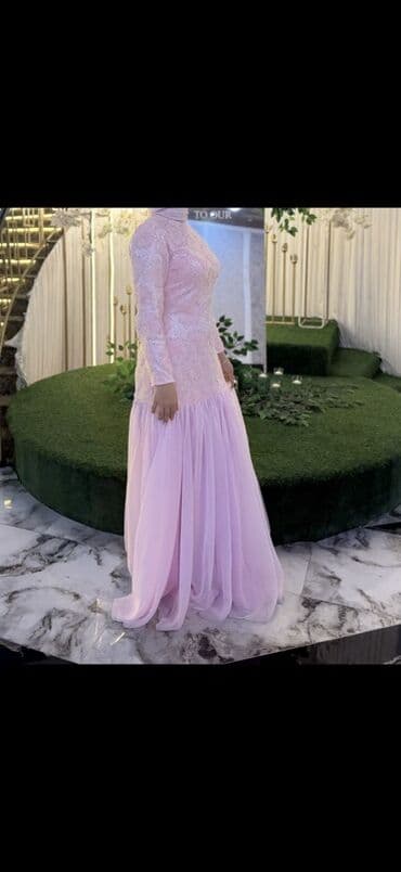 Zərif pudra-çəhrayı rəngdə uzun ziyafət/libas. Cəmi 1 dəfə geyinilib