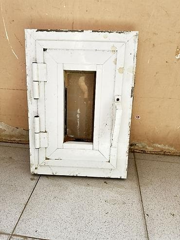 pencerler: Plastik qapı və kiçik pəncərə blokları.Ikisi bir yerde 70 azne — 4