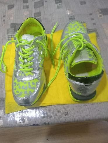 kros: Neon-yaşıl və gümüşü rənglərin kombinasiyasında cəlbedici idman — 2