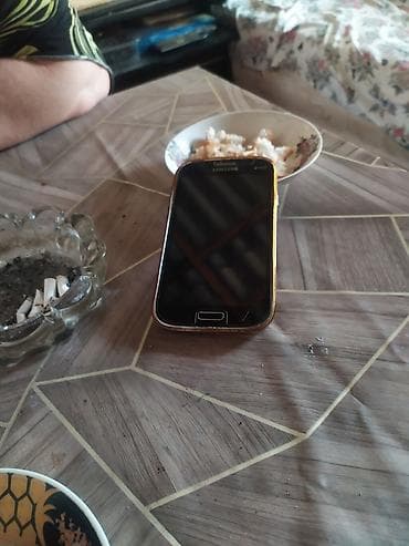 gizli balaca kamera: Samsung I9190 Galaxy S4 Mini, rəng - Qara, Qırıq — 1