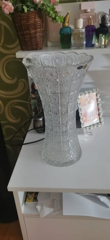 güldanda gül: Bir vaza, Xrustal — 1