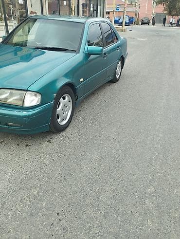 kia disk: Mercedes-Benz C-Sinfi sedan (W202), yaşıl rəng. - Ban növü: 4 qapılı — 7