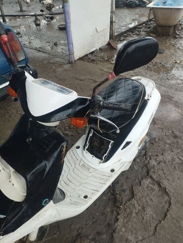 Yamaha skuter - Marka: Yamaha - Korpus: ağ-qara plastik kuzov, ikiqat