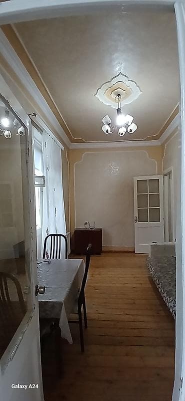 kiraye ev 3 otaqli: Salam Gencede xanbaqin yani Nizami kinoteatrinin qarwisi 2 otaq 2ci — 8