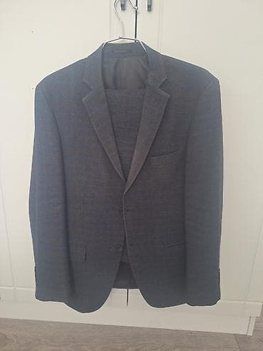 Resqi Salam bu qoyduğum kostyum tikdirdiyim kostyumdu boş-boş