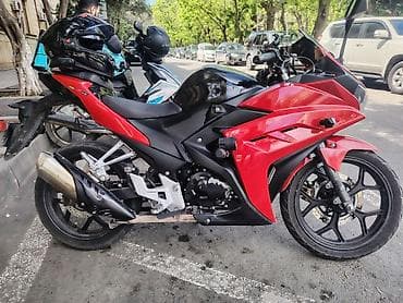 w211 amortizator: Qırmızı sport üslubunda motosiklet - Korpus: tam qaplama (full — 8