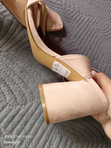 çəhrayı kupalnik: Stradivarius, Ölçü: 39, rəng - Çəhrayı, Yeni — 2