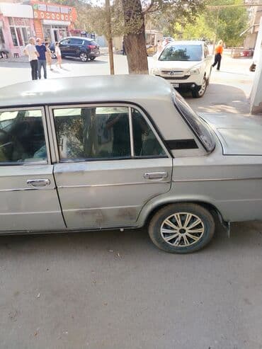 ваза напольная стеклянная высокая без узора: ВАЗ (ЛАДА) : 1.6 л | 2000 г. 60348 км Седан — 5