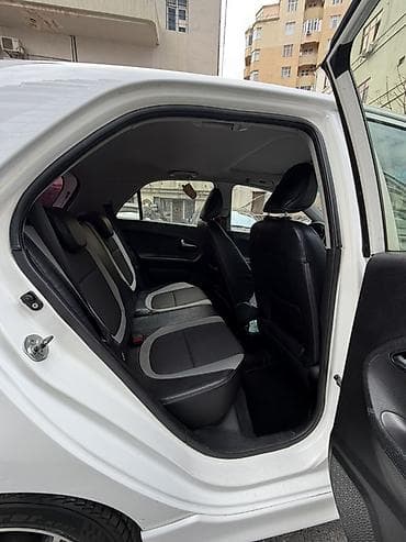 Avtomobil alışı: Rəsmi servis avtomobili. 2 ci sahib. Şəhərdaxili sürülüb. Vaxtı — 6