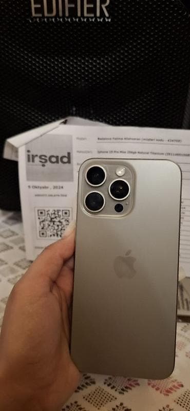 irşad xaladelnik: IPhone 15 Pro Max, 256 GB, Natural Titanium, Face ID — 4