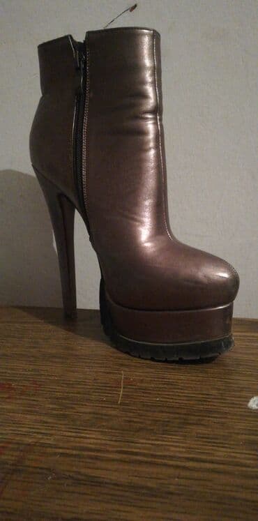 qadın bot: Ölçü: 37, Yeni — 2