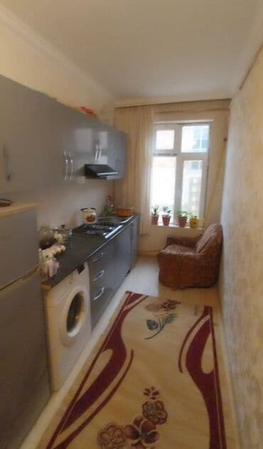 oguzda ev: Obyekt: Həyətyanı sahəsi olan kiçik ev Təsvir: - Girişdə dəmir qapılı — 6