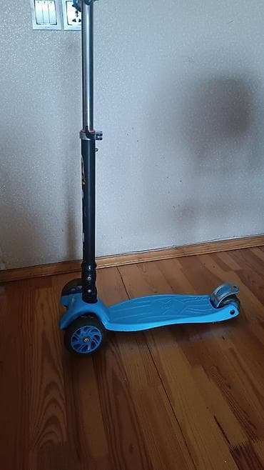 Skuter 20 manat yaxsi vezyetdedir tecili satilir Ünvan Baki Qara — 1