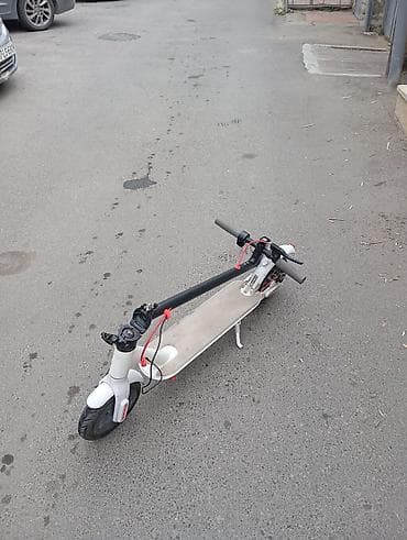 İşlənmiş Elektrik samokat 10", 351 - 500 Vt, 26 - 35 km/s, Ünvandan götürmə, Ödənişli çatdırılma