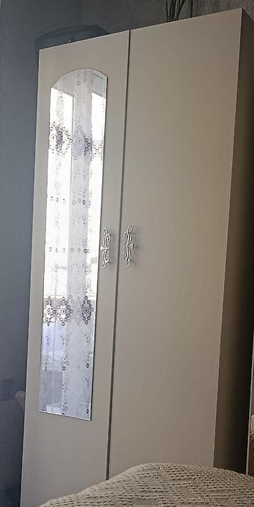 2 qapılı, Güzgülü, Bej, Digər material, Açılan, Düz dolab