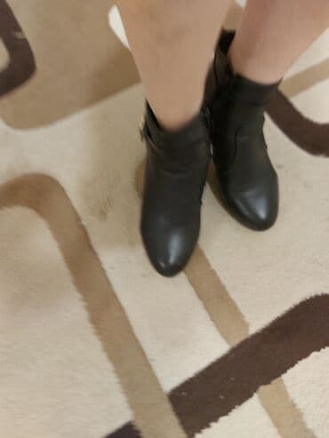 Qadın ayaqqabıları: Ölçü: 40, rəng - Qara, İşlənmiş — 2