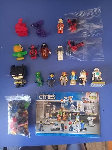 Oyuncaqlar: LEGO mini-fiqurlar və aksesuarlar dəsti - Müxtəlif temalarda LEGO — 1