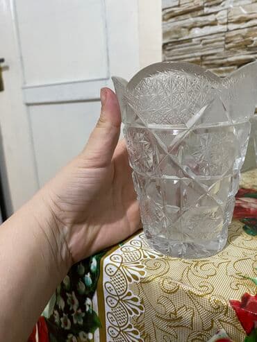 pion gülü: Bir vaza, Xrustal — 1