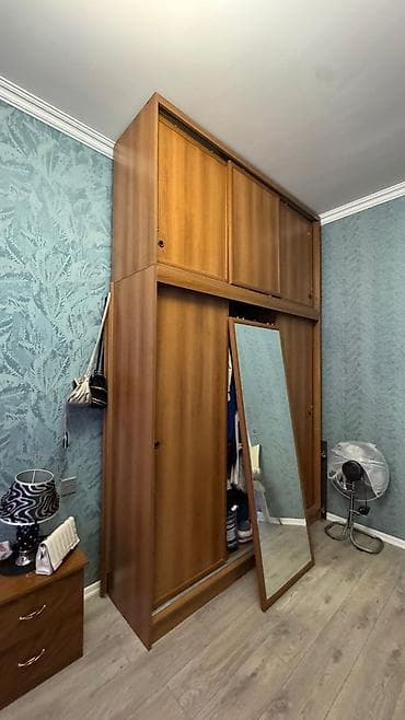 işkaf: İşlənmiş, 3 qapılı, Güzgülü, Qəhvəyi, Taxta, Kupe, Künc dolab — 2