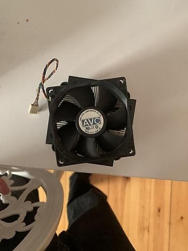 komputer plata: Masaüstü kompüter üçün hissələr dəsti Dəstdə olanlar: - Korpus — 7