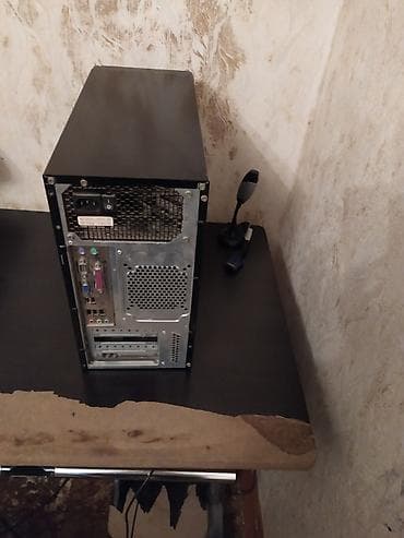 macbook pro satilir: Masaüstü kompüter komplekti - Qara korpuslu PC sistem bloku - Ön — 2
