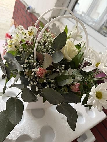 Çöl bitkiləri: TEBII GUL BUKETI INDI ALINIB Zərif çiçək kompozisiyası – ağ metal — 2