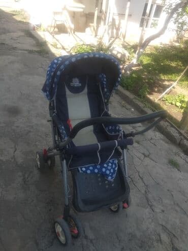 Uşaq kalyaskası. Hər yeri sağlamdır qırığı vəya söküyü yoxdur. Həm