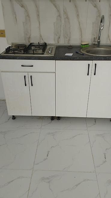 quxnu mebeli: Ağ rəngli modul mətbəx mebeli dəsti - Üst dolablar: 4 bölməli, hər — 2