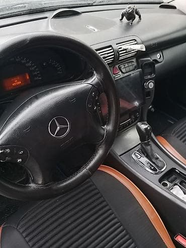 bmw e36 kapot: Mercedes-Benz C-Class (W203) sedan - Kuzov: 4 qapılı sedan, göy rəng — 4
