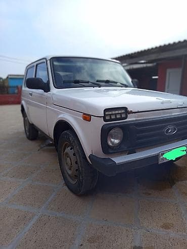 VAZ (LADA) 4x4 Niva: 1.7 l | Ofrouder/SUV