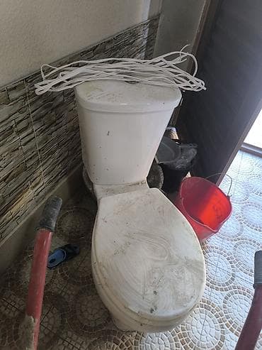 su samuru: Ayaq yolu üçün kompakt unitaz (monoblok tipli) - Material: keramika — 1