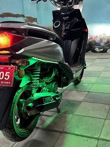 islenmis mopedlerin satisi: - jet49 freedom, 50 sm3, 2024 il, 10000 km — 4