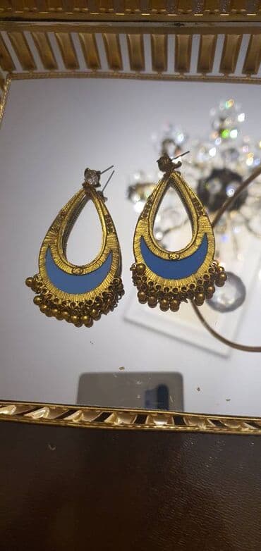 göy rəngli çiçəkdən sırğalar: Sırğa iki terefli. gözəl Şərq üslubunda. bir tərəfi güzgülü bir — 1