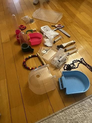 Quş qəfəsi və aksesuarlar dəsti Məhsul təsviri: - Metal çərçivəli