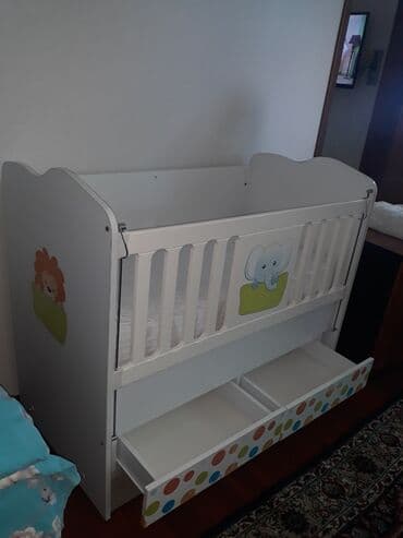 ekran sekilleri oglan ucun: Oğlan və qız üçün, İşlənmiş, Beşik, Matras ilə, Yellənmə mexanizm ilə — 1