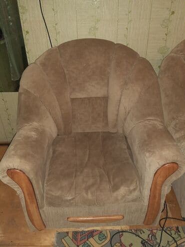 Daraq panellər: Künc otağı üçün yumşaq mebel dəsti Tərkibi: - 1 ədəd üçnəfərlik divan — 2