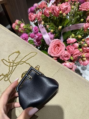 Аксессуары: Yaşıl mini çanta💚 Charles&Keith markasına aiddir içində kartlığıda — 5